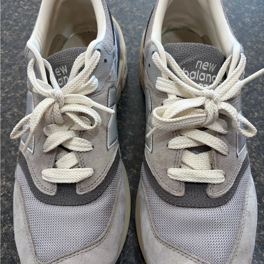 New Balance men’s  Sneakers sz 12